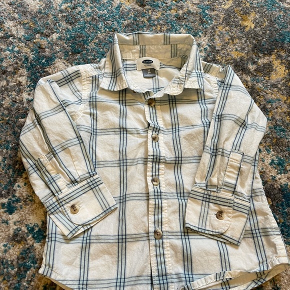 4 bottom down tops in a size 2T ( boy ) casual - Picture 9 of 10